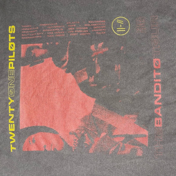 21 Pilots Official “Bandito” Tour merchandise: Adult Concert T-Shirt - Picture 3 of 6